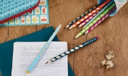 Image de Crayons noirs Stabilo Easygraph S, 12 droitiers