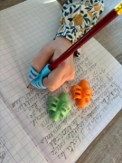 Image de Aide-écriture deux doigts, les 12