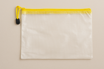 Agrandir l'image de Pochette fourre-tout 18 x 25 cm avec fermeture jaune Image de Pochette fourre-tout 18 x 25 cm avec fermeture jaune