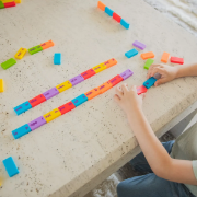 Image de Phonics dominoes long vowels – set of 84 pieces