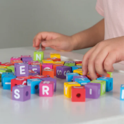 Image de Perles en bois lettres, les 63 pièces